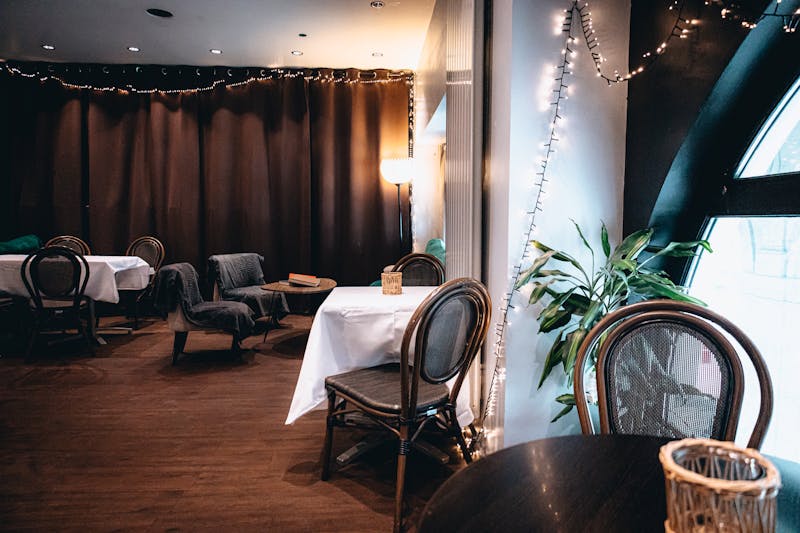 Davanni's restaurant interior showing a welcoming dining environment