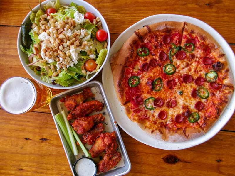 Davanni's Family Feast Bundle with fresh ingredients